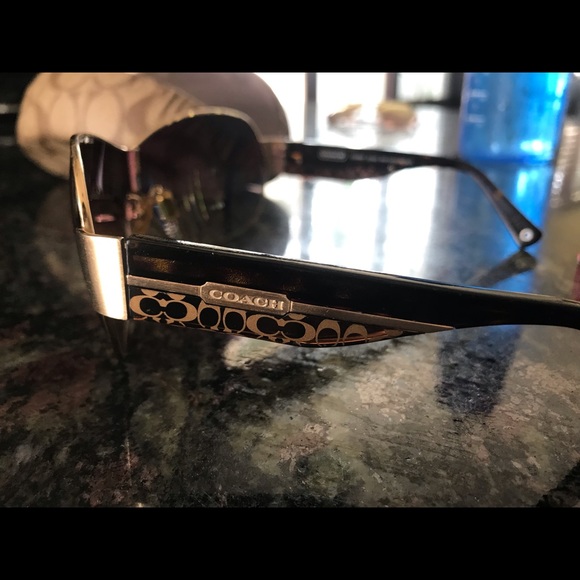 Coach sunglasses - Picture 3 of 4
